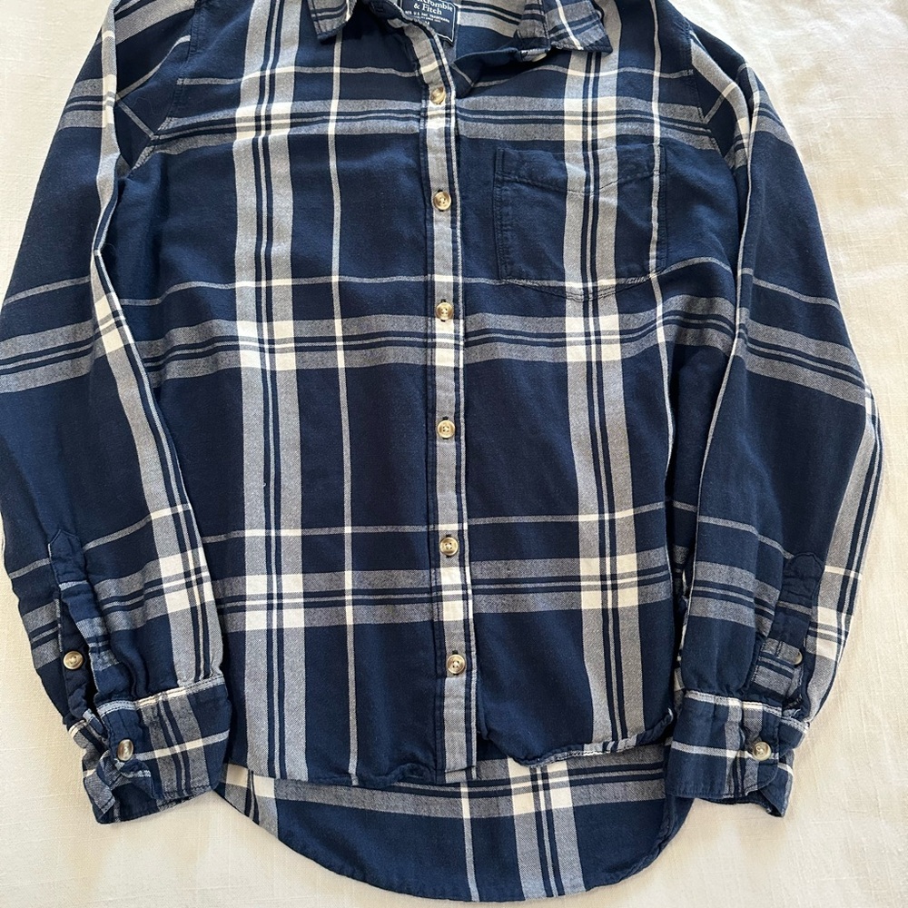 Abercrombie and Fitch Women’s Blue Plaid Shirt size M